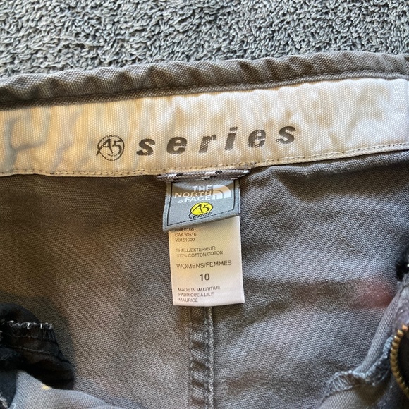 The North Face A5 series grey canvas shorts - Picture 5 of 10